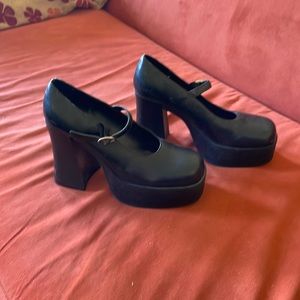 Black stacked babydoll shoes